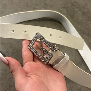 White guess belt